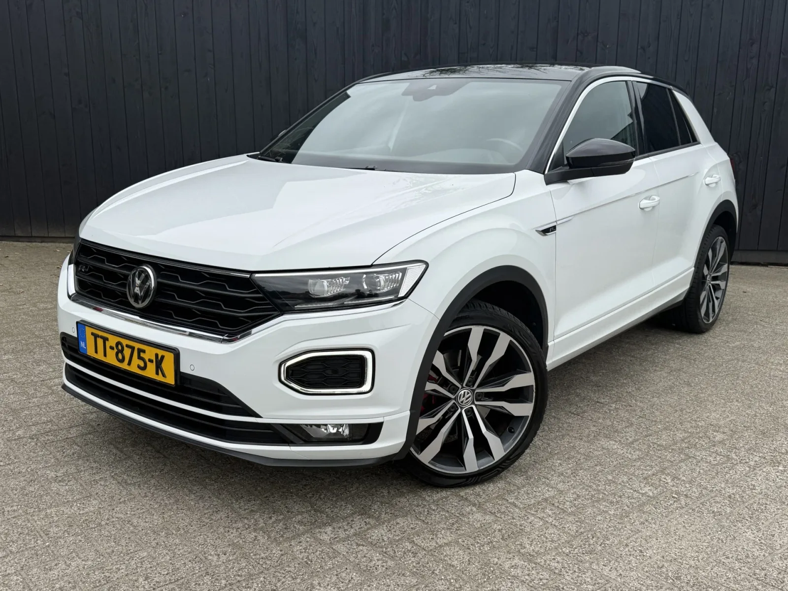 Volkswagen T-Roc (2018) — foto 1