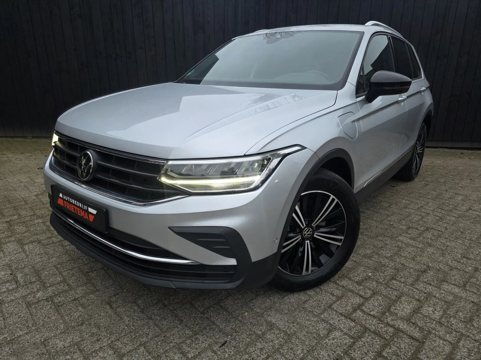 Volkswagen Tiguan (2023) — foto 1