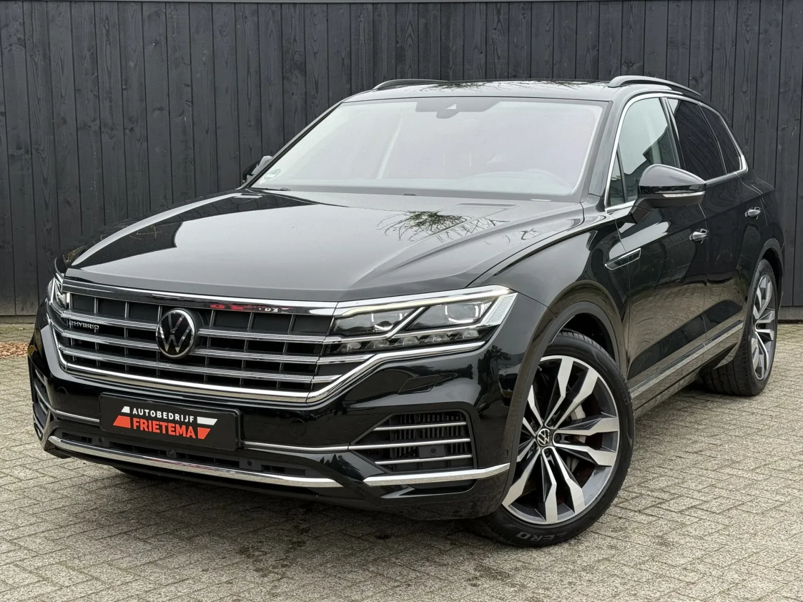 Volkswagen Touareg (2023) — foto 1