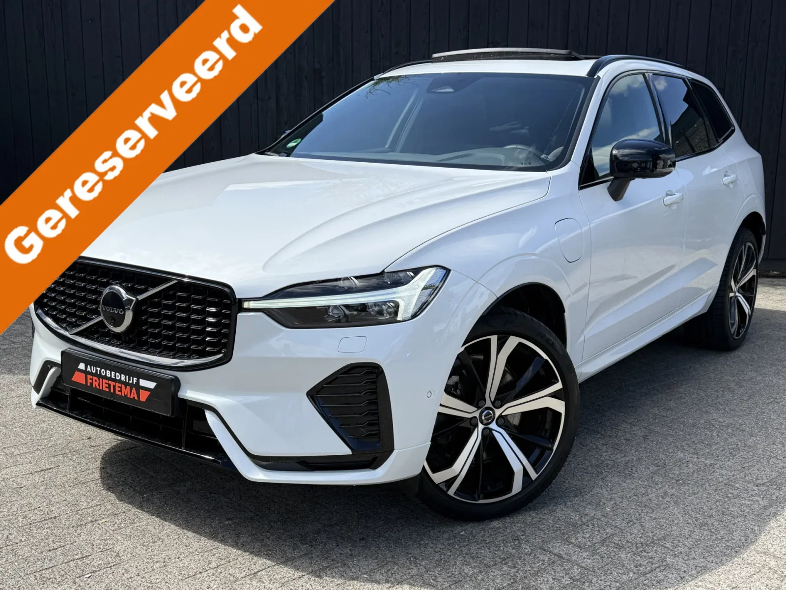 Volvo XC60 (2023) — foto 1