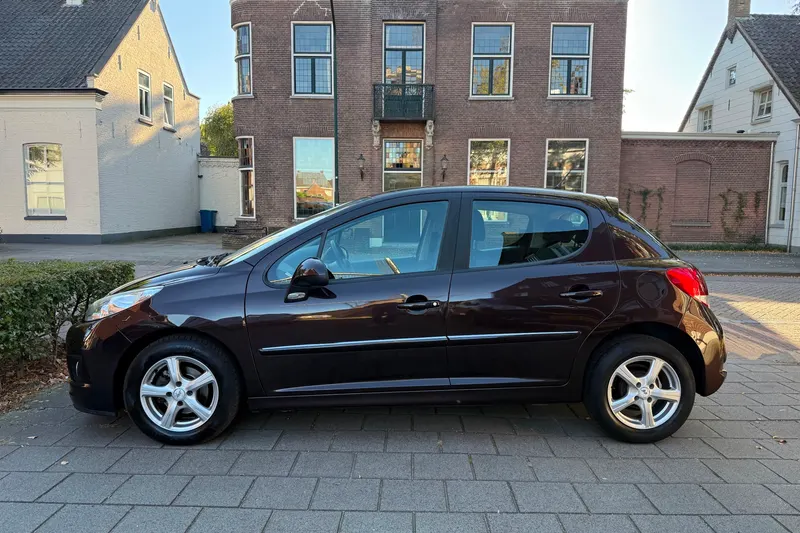 Peugeot 207 (2011)