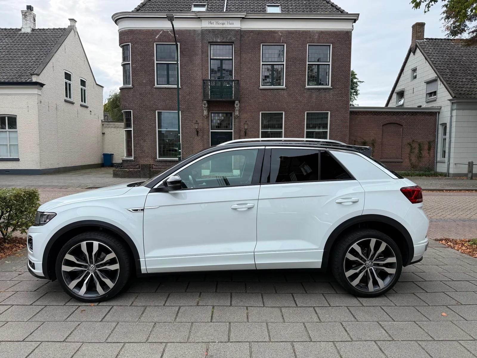 Volkswagen T-Roc (2018) — foto 1
