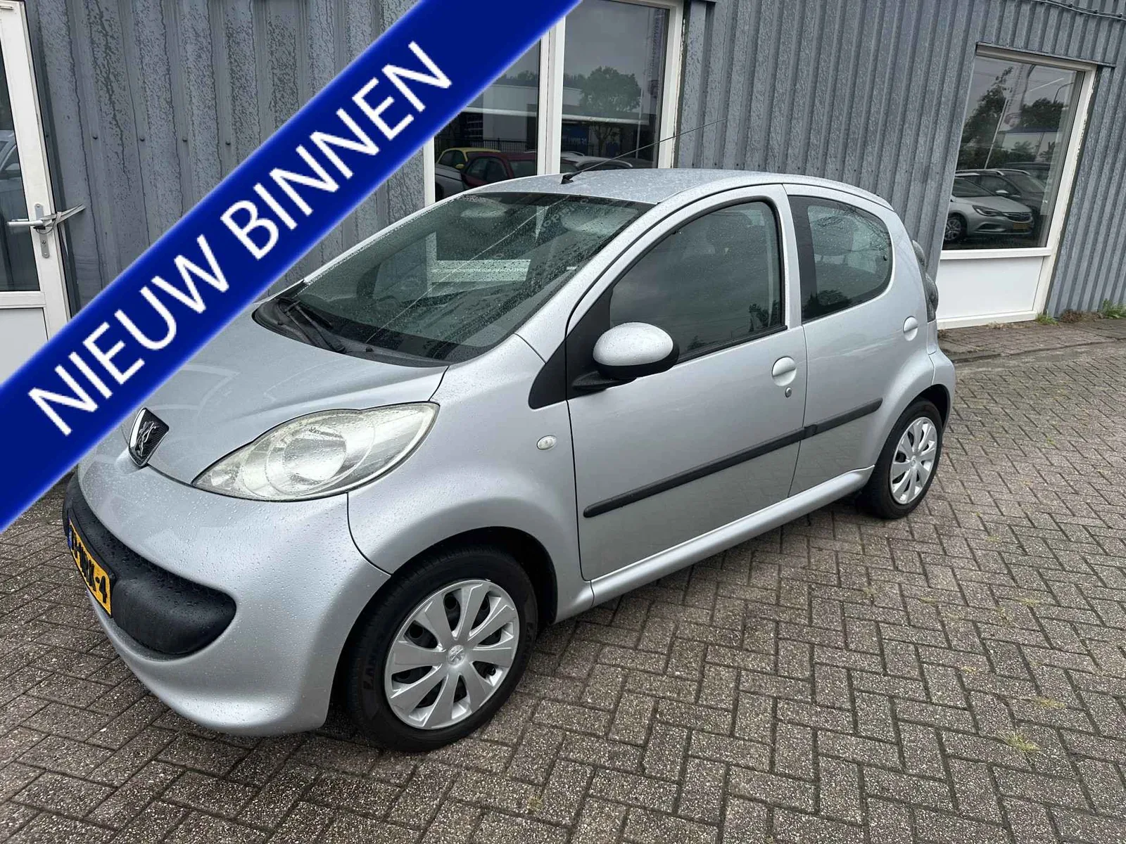 Peugeot 107 (2008) — foto 1