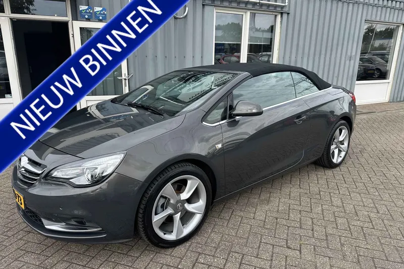 Opel Cascada (2013)
