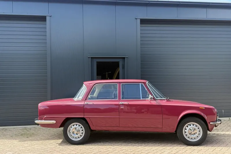 Alfa Romeo Giulia (1975)