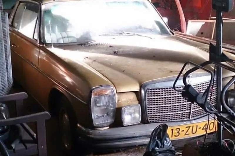 Mercedes-Benz 200-Serie (1974)