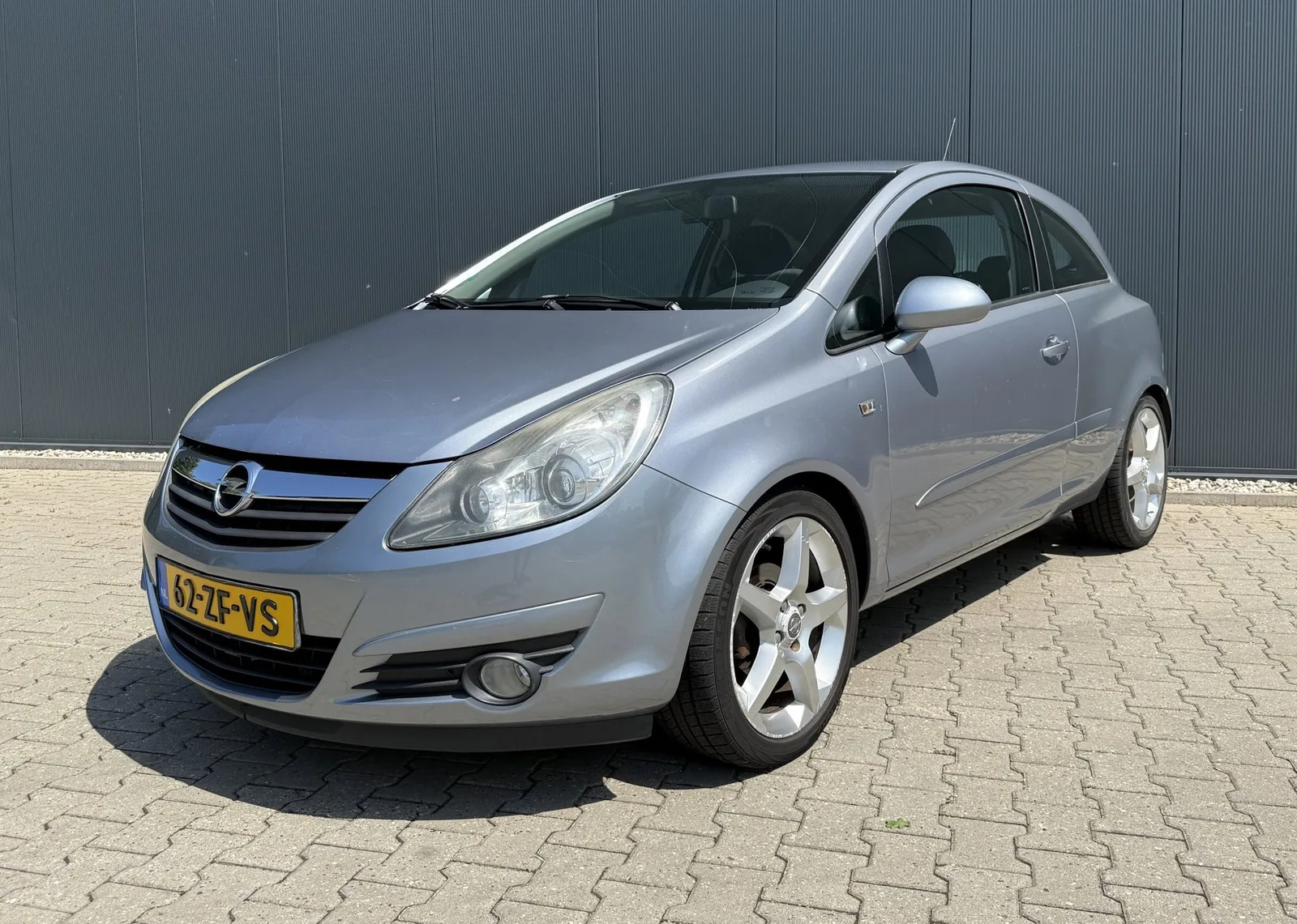 Opel Corsa (2008) — foto 1