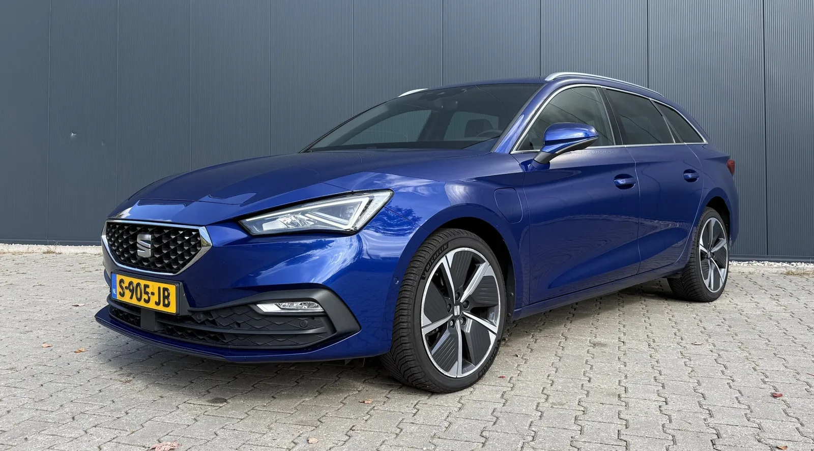 SEAT Leon Sportstourer (2020) — foto 1