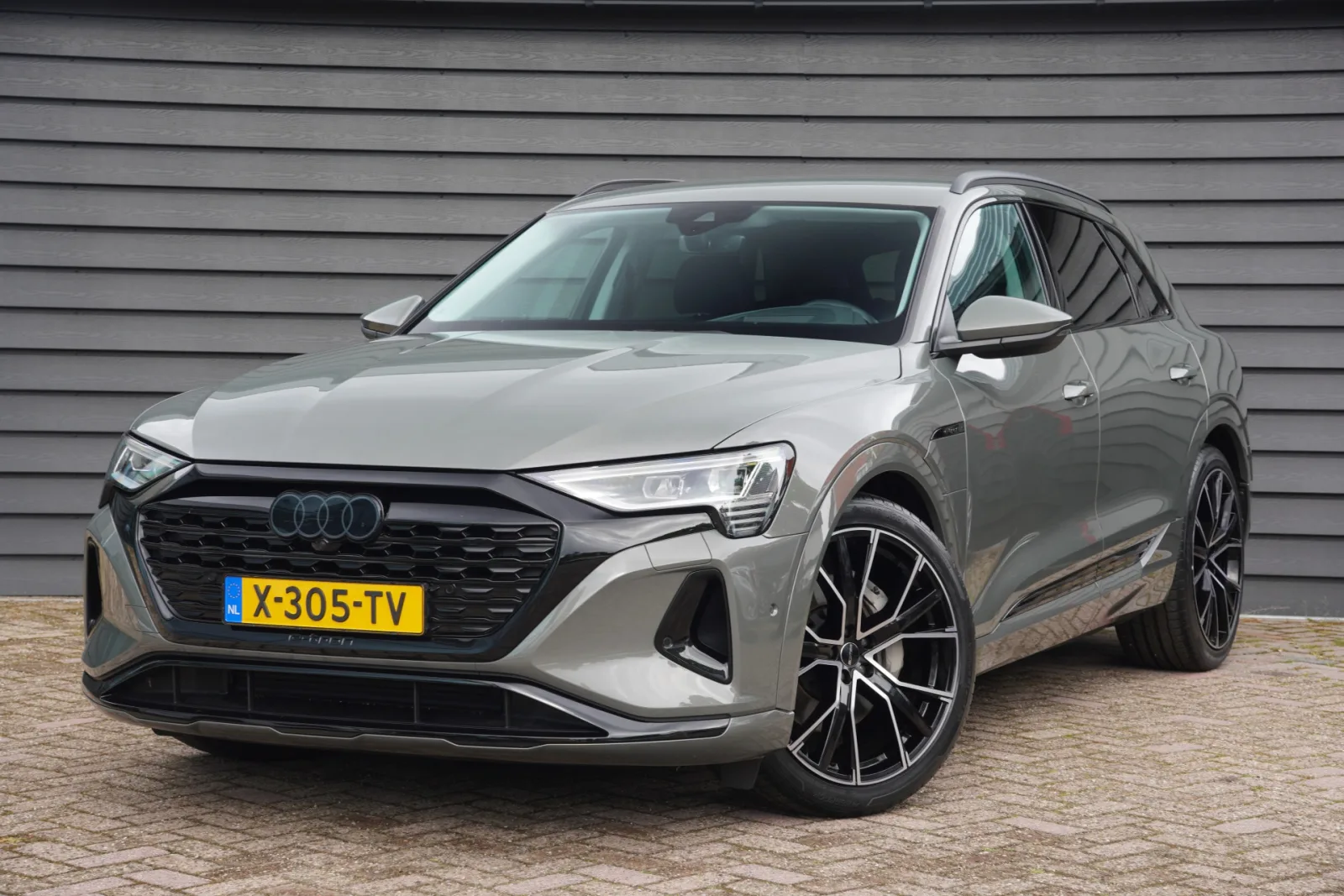Audi Q8 e-tron (2024) — foto 1