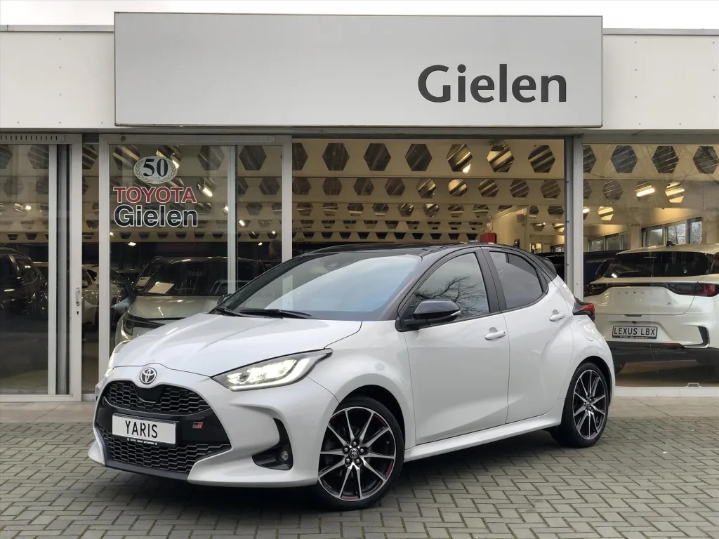 Toyota Yaris (2022) — foto 1
