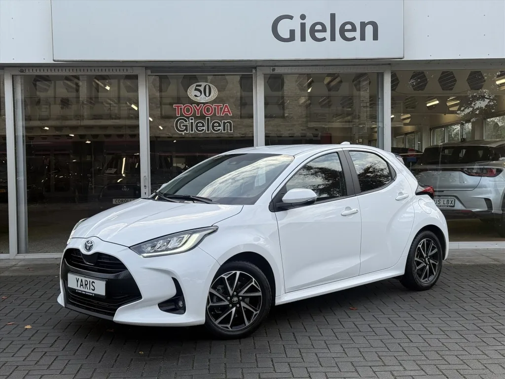 Toyota Yaris (2024) — foto 1