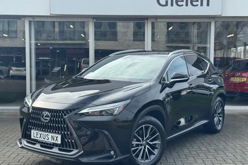 Lexus NX (2022)