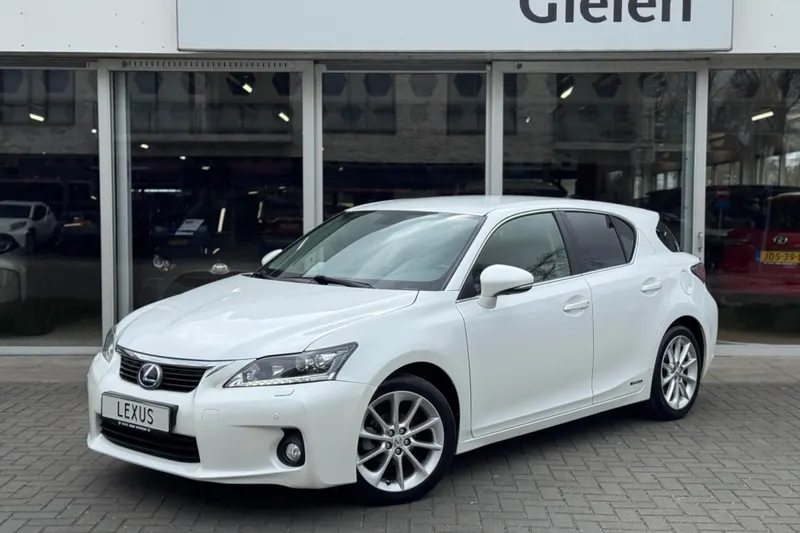 Lexus CT (2012)