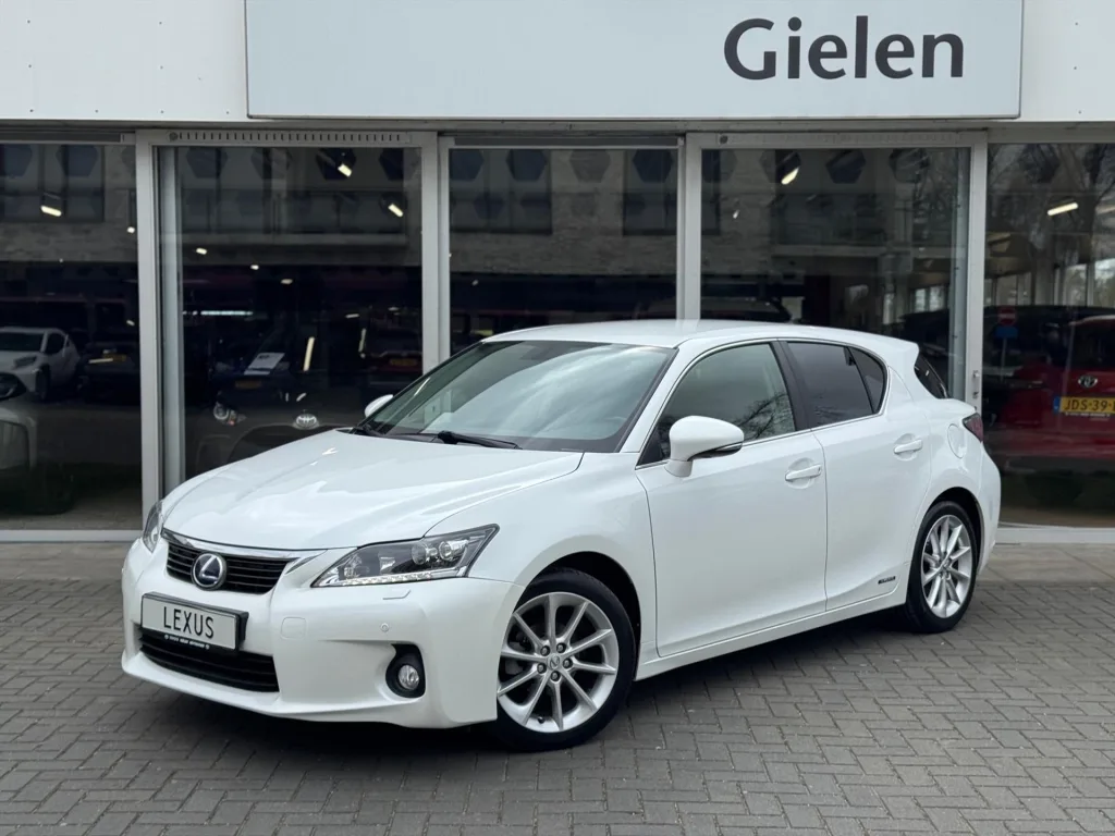 Lexus CT (2012) — foto 1