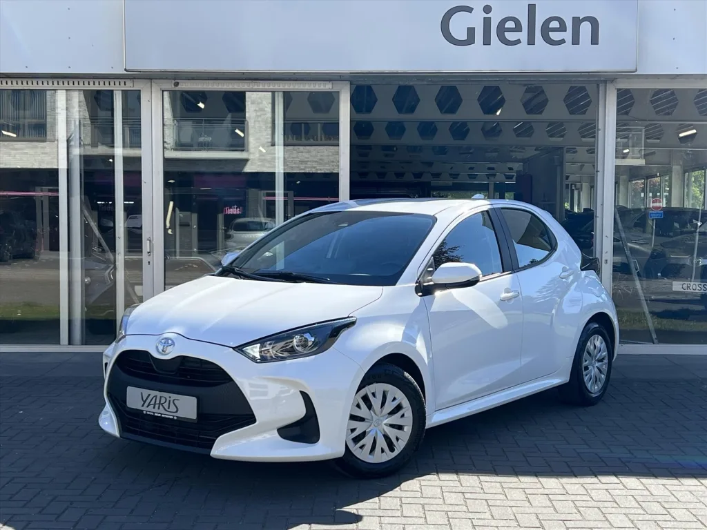 Toyota Yaris (2021) — foto 1