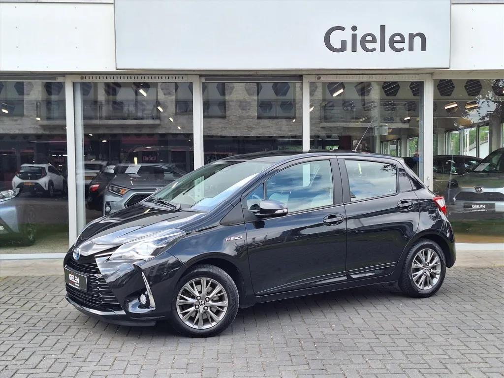 Toyota Yaris (2018) — foto 1