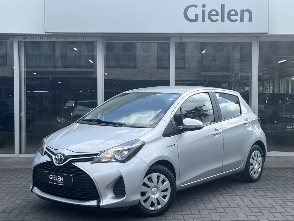 Toyota Yaris (2015) — foto 1
