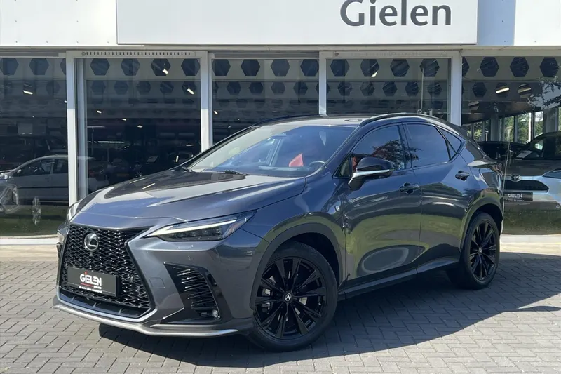Lexus NX (2022)