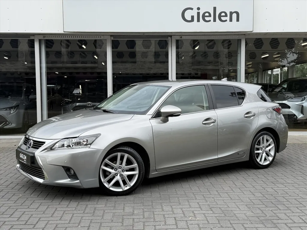 Lexus CT (2016) — foto 1
