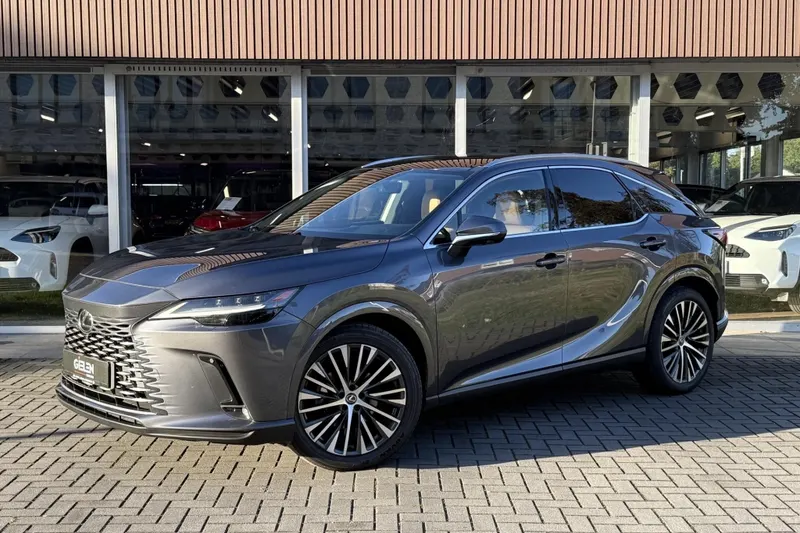 Lexus RX (2023)