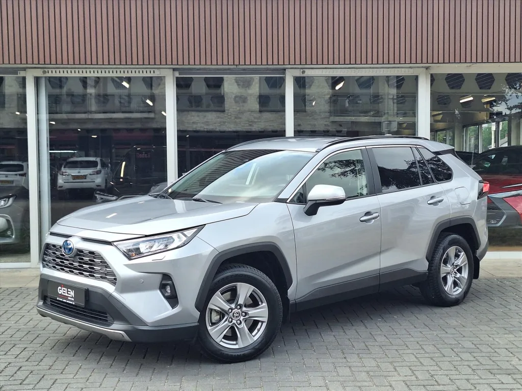 Toyota RAV4 (2024) — foto 1