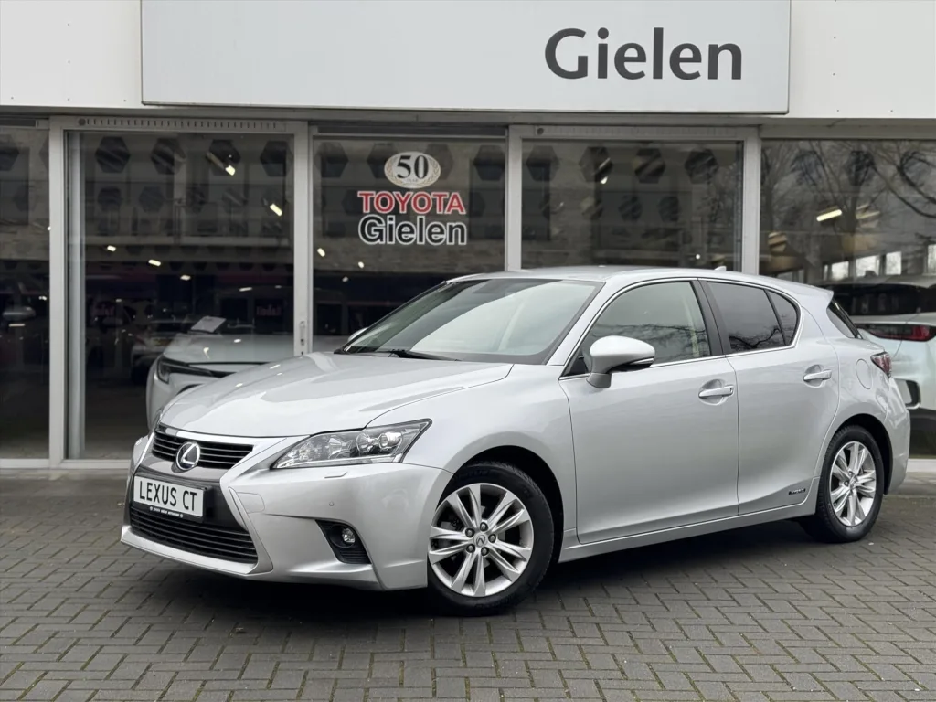 Lexus CT (2014) — foto 1