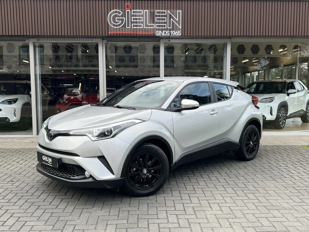 Toyota C-HR (2017) — foto 1