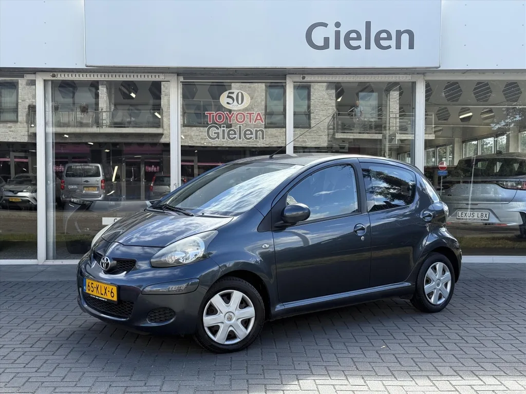 Toyota Aygo (2010) — foto 1