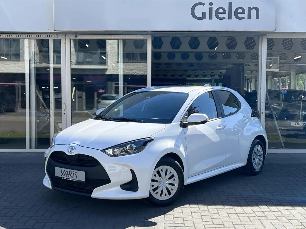 Toyota Yaris (2021) — foto 1