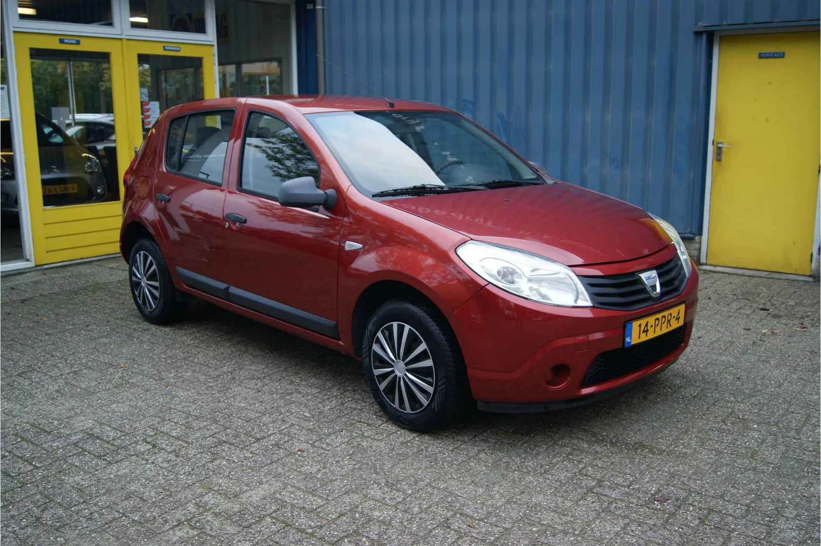 Dacia Sandero (2011) — foto 1