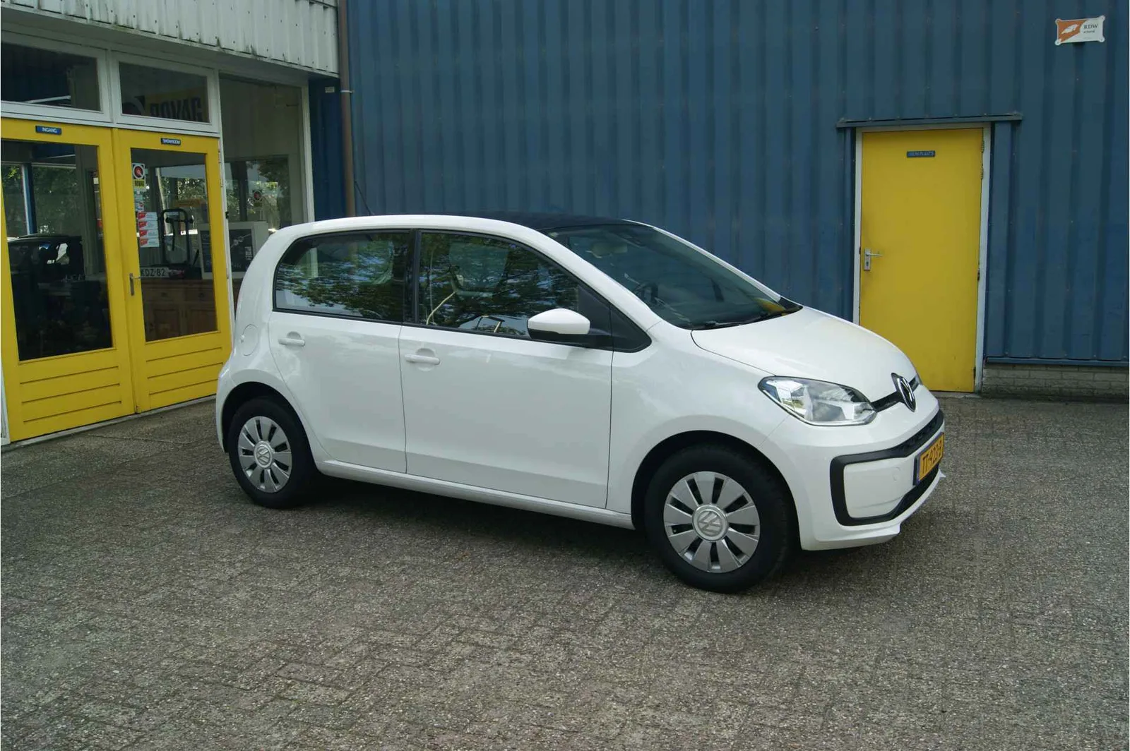 Volkswagen Up! (2018) — foto 1