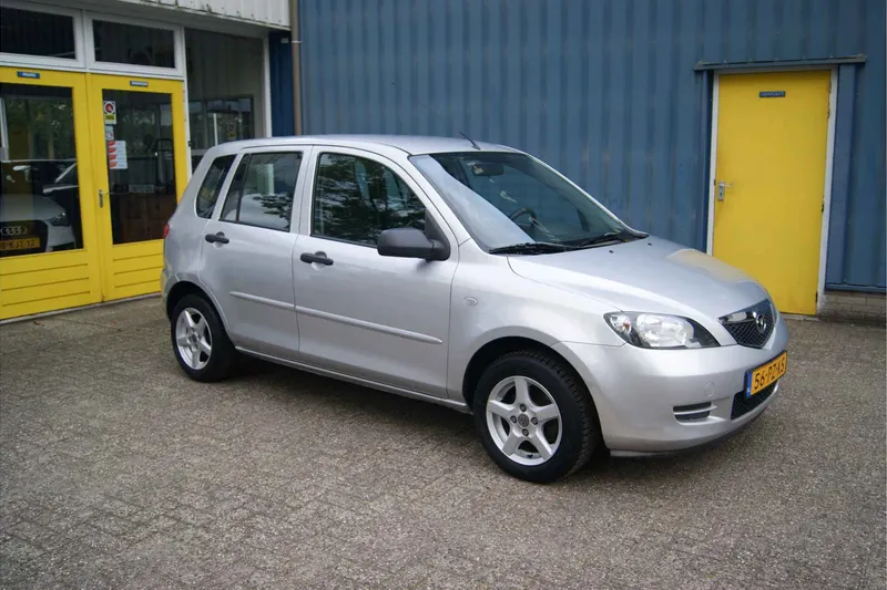 Mazda 2 (2005)