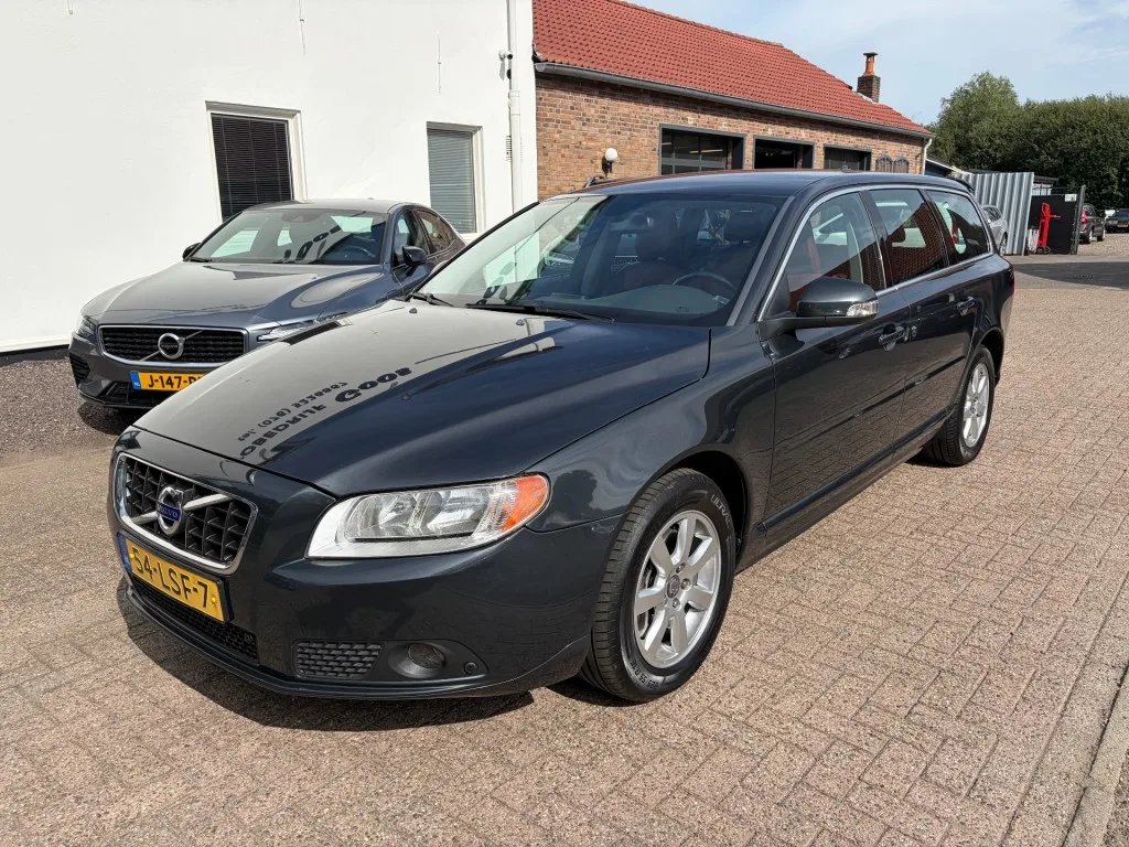 Volvo V70 (2010) — foto 1