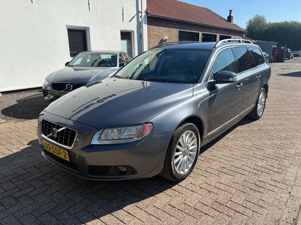 Volvo V70 (2008) — foto 1