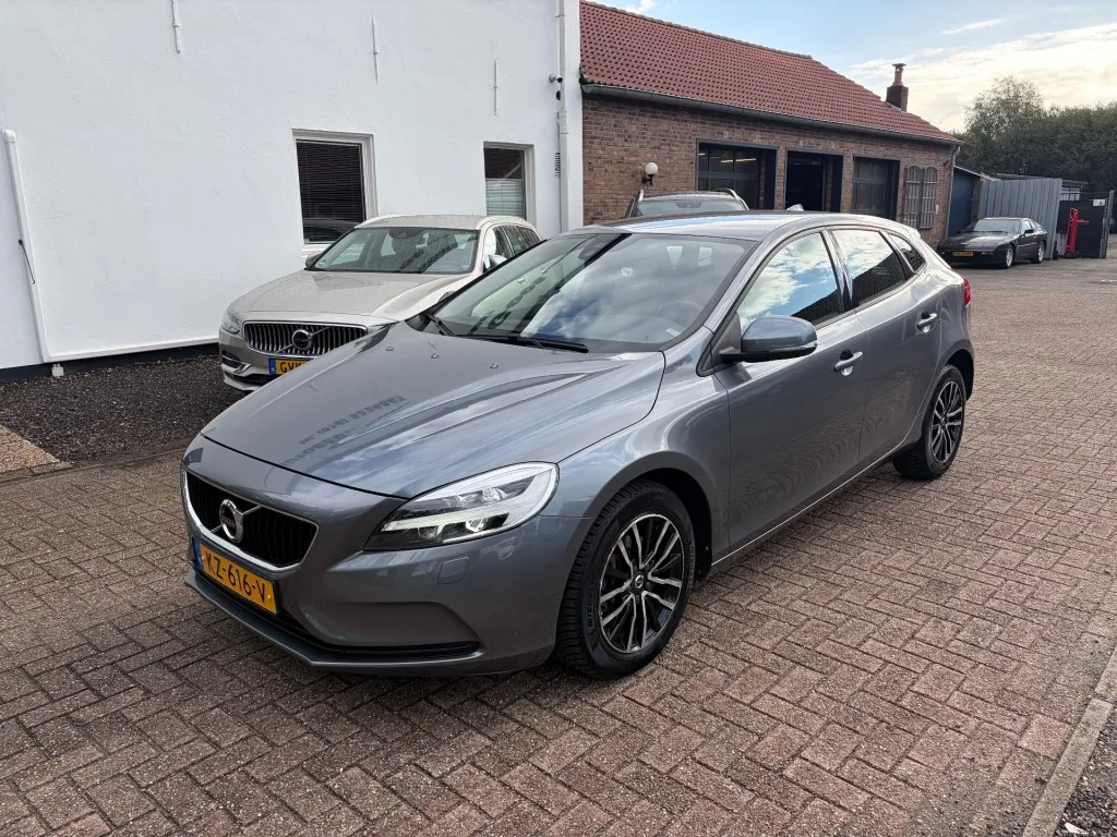 Volvo V40 (2017) — foto 1
