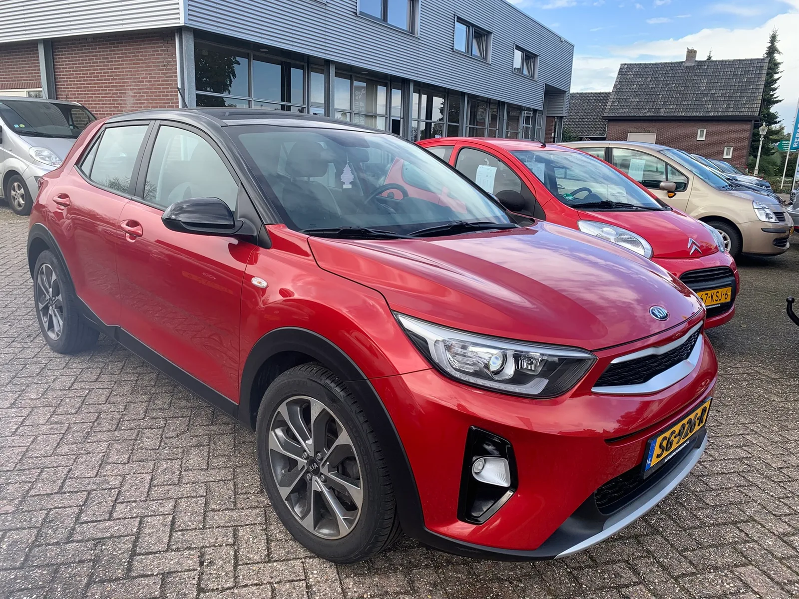Kia Stonic (2018) — foto 1