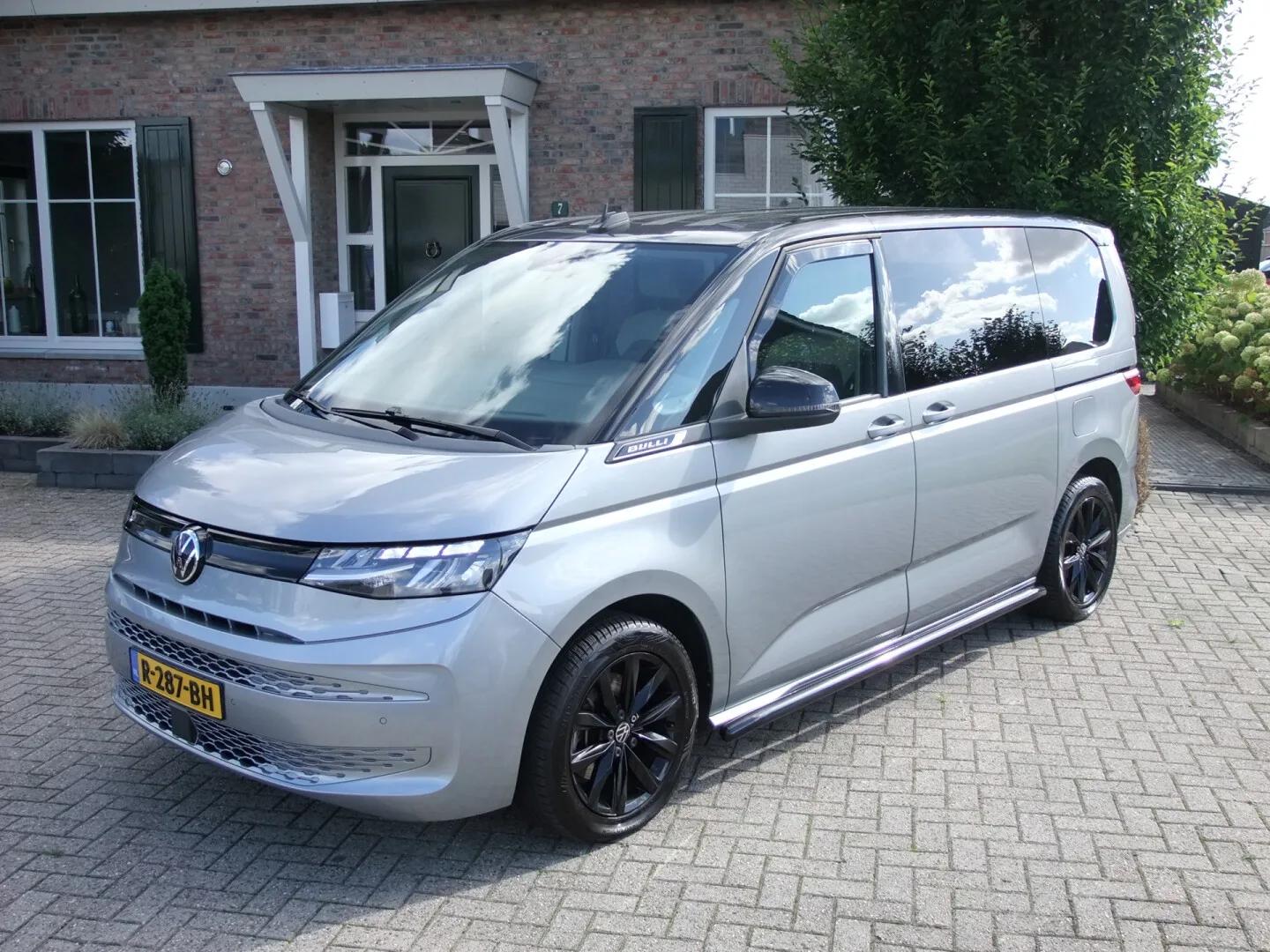 Volkswagen Multivan (2022) — foto 1