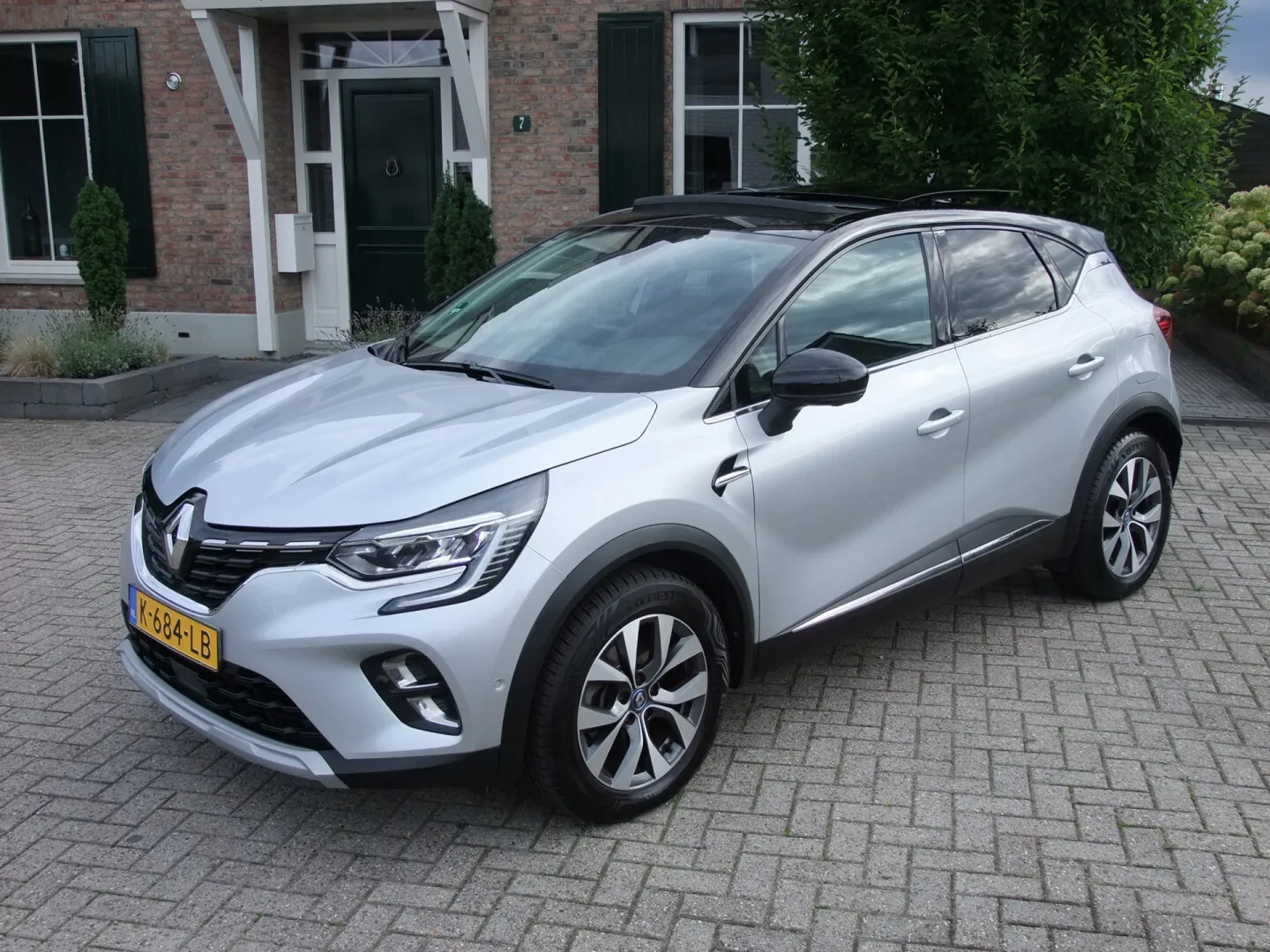 Renault Captur (2020) — foto 1