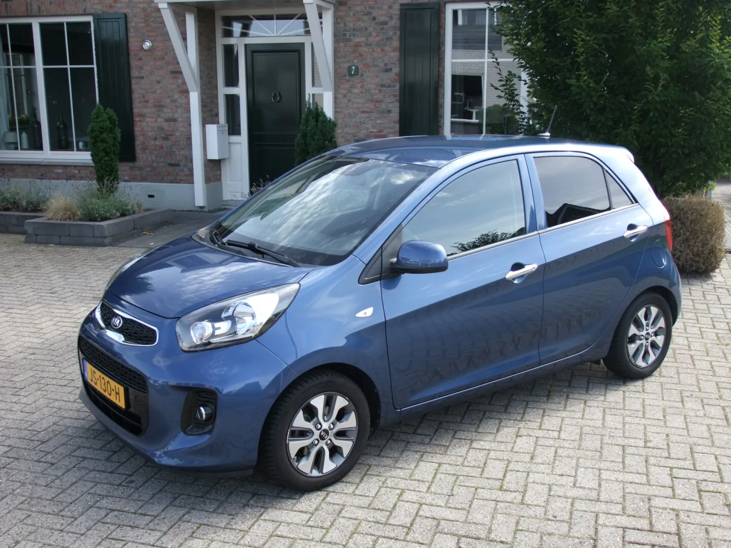 Kia Picanto (2016) — foto 1