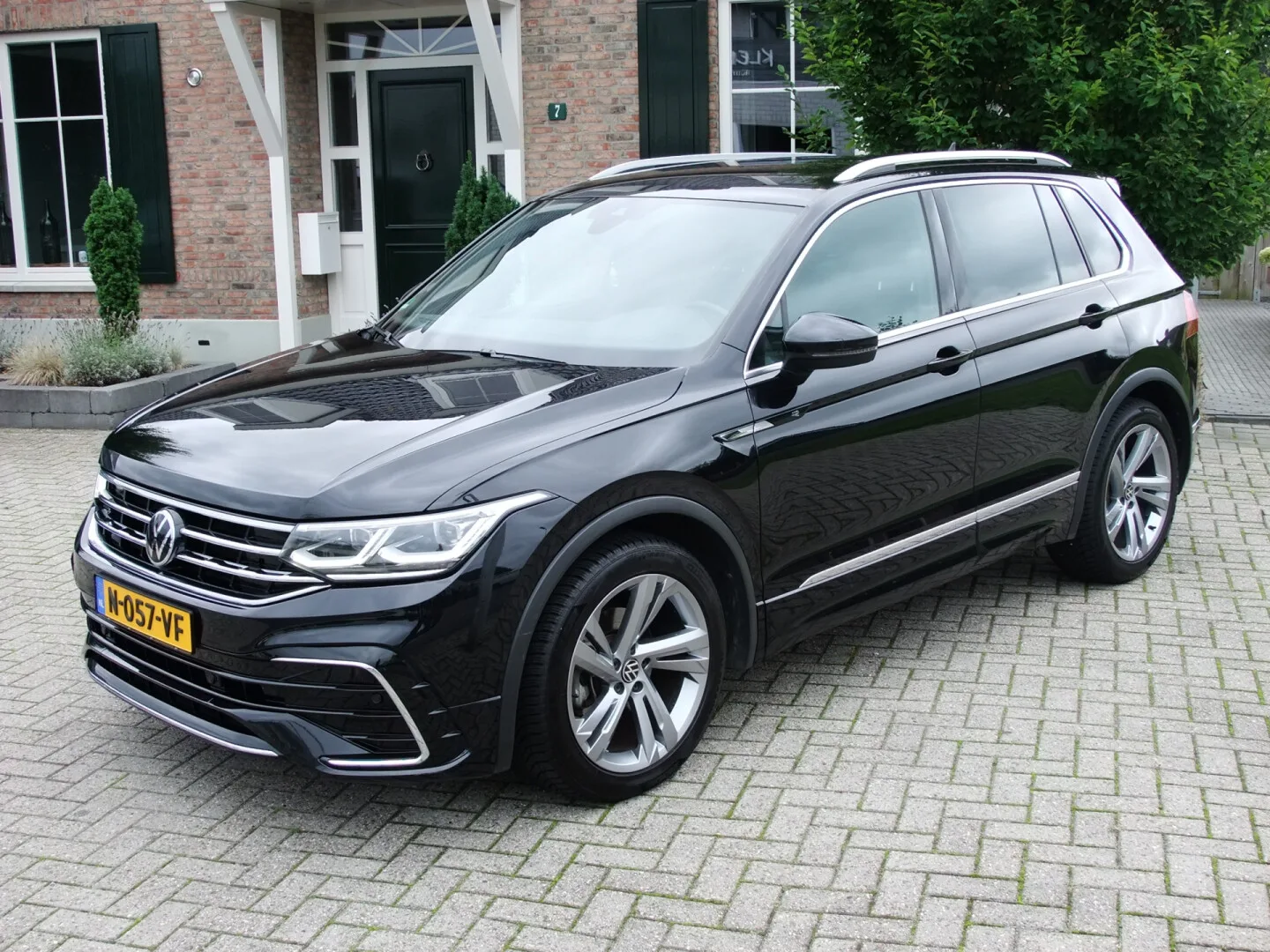 Volkswagen Tiguan (2022) — foto 1
