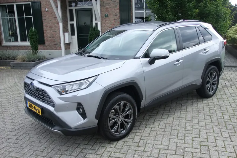 Toyota RAV4 (2025)