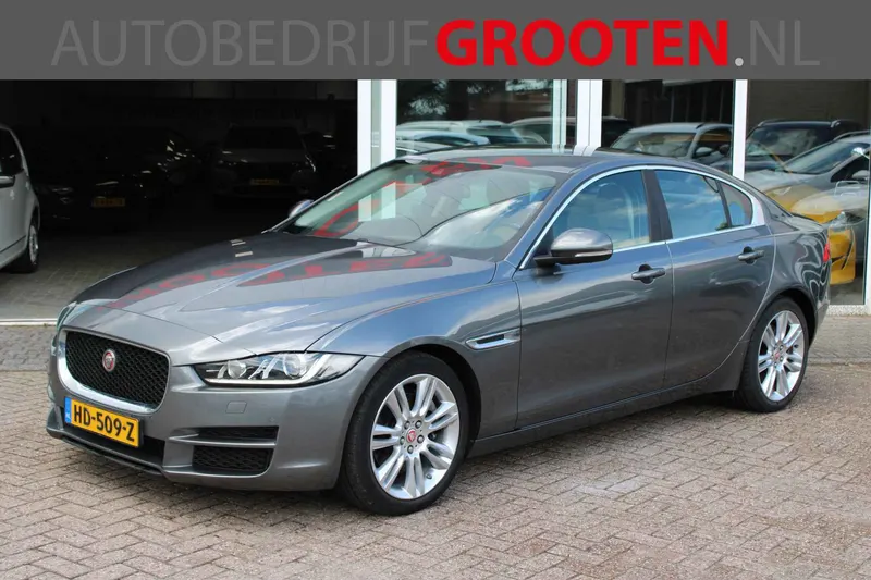 Jaguar XE (2015)