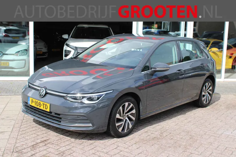 Volkswagen Golf (2022)