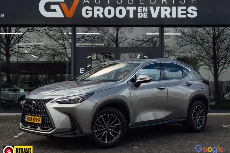 Lexus NX (2023)