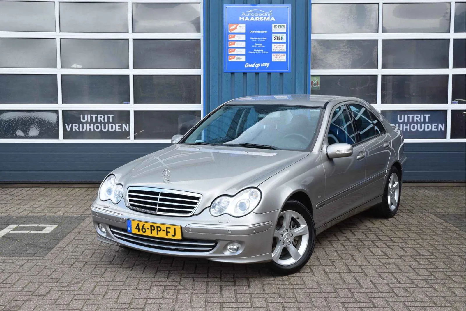 Mercedes-Benz C-Klasse (2004) — foto 1