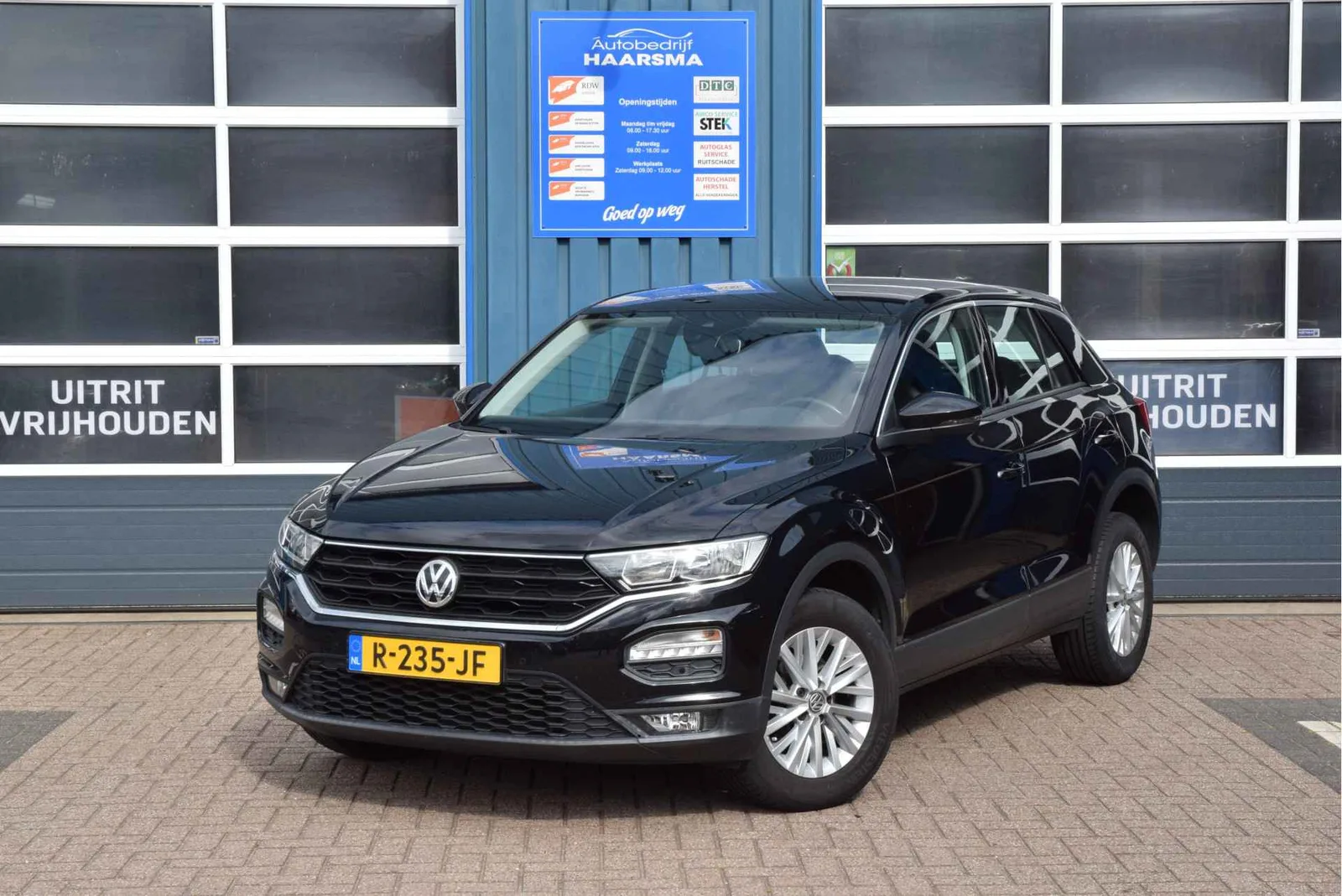 Volkswagen T-Roc (2019) — foto 1