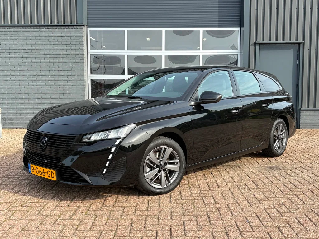 Peugeot 308 (2022) — foto 1