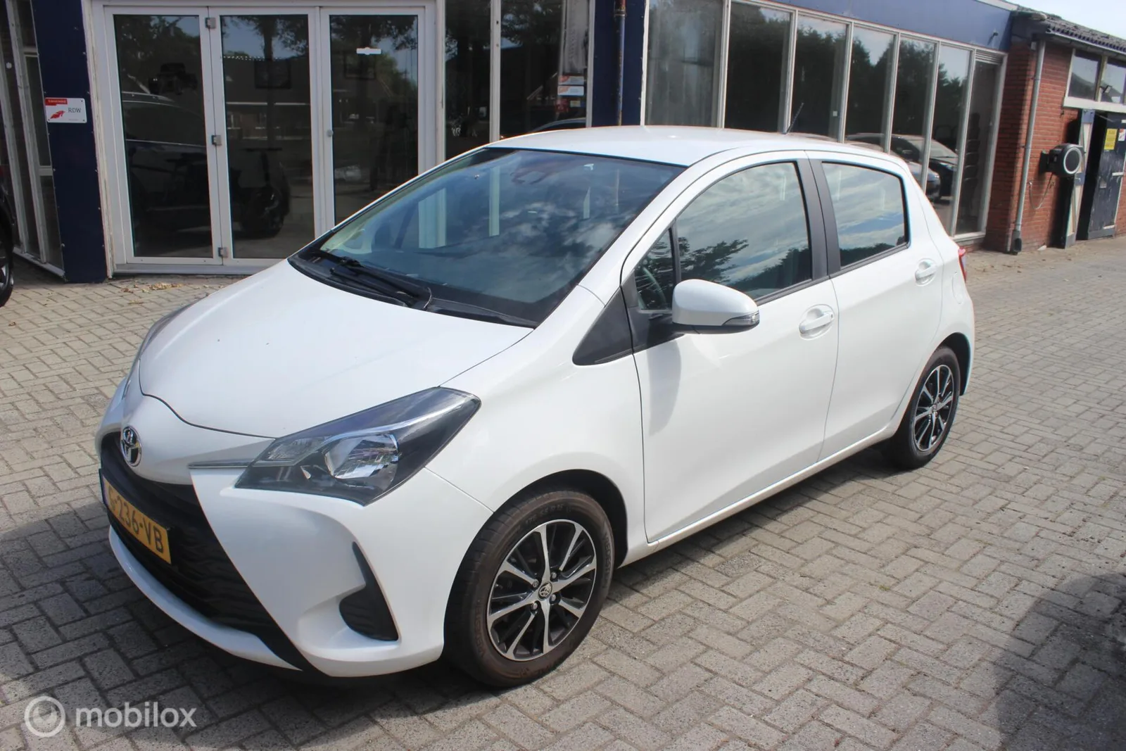 Toyota Yaris (2019) — foto 1