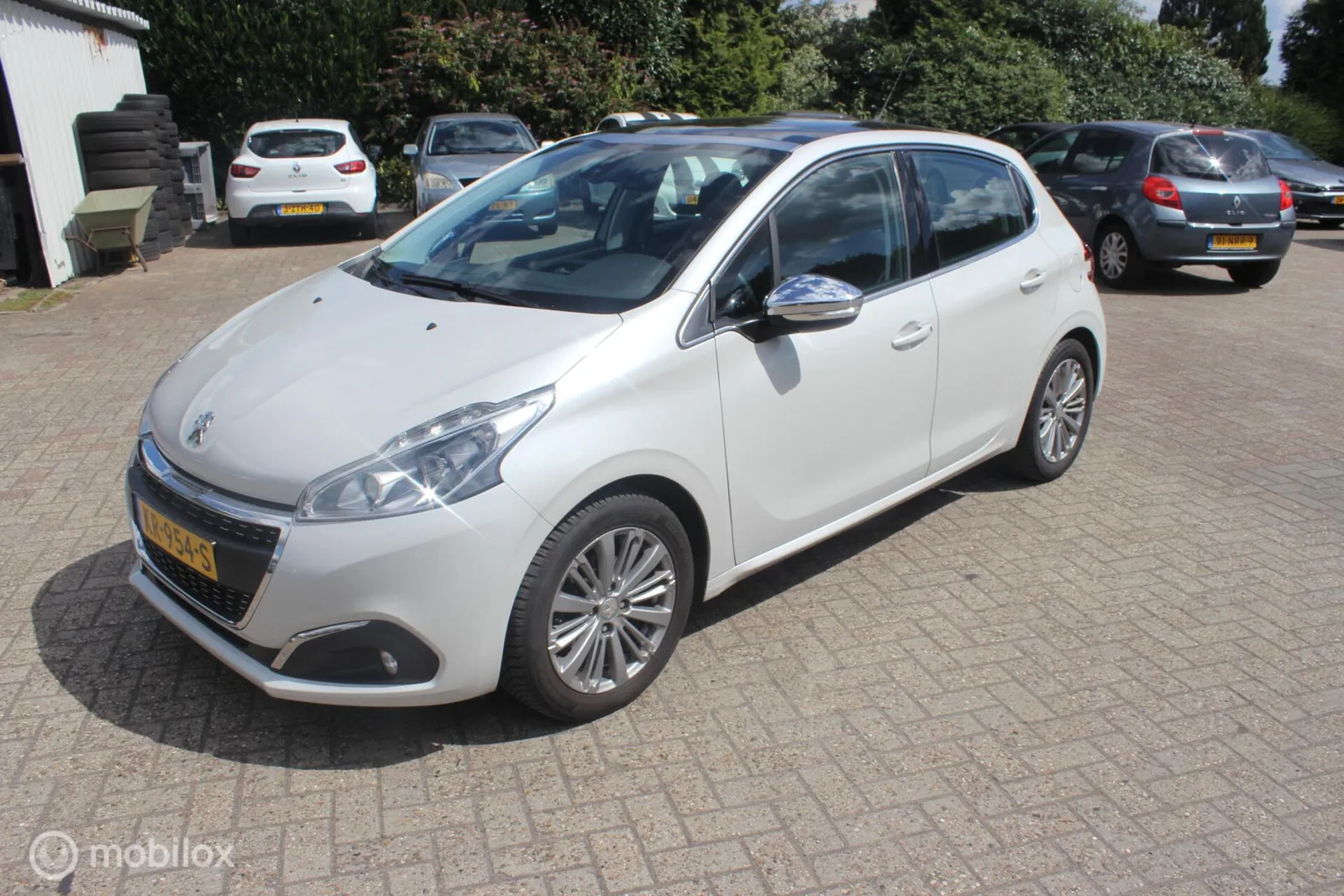 Peugeot 208 (2016) — foto 1