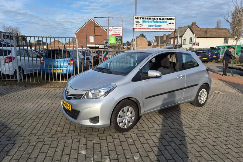Toyota Yaris (2012)